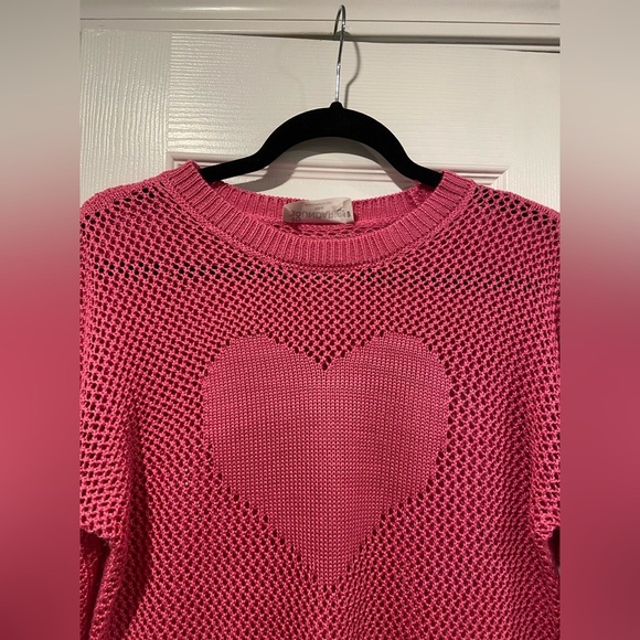 NWT No Boundaries Size XS Pink Mesh Long Sleeve Crew Neck Pullover Heart Sweater - Picture 2 of 12
